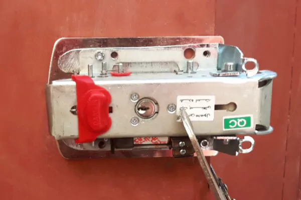 موارد بسیار مهم نصب انواع قفل برقی